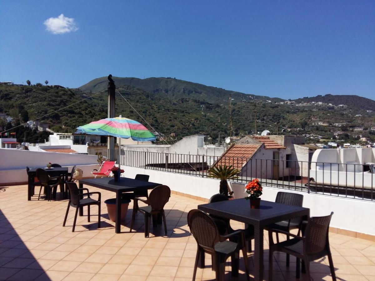 Lipari Centro Storico Flat 6 Mins From Port Apartment Exterior photo