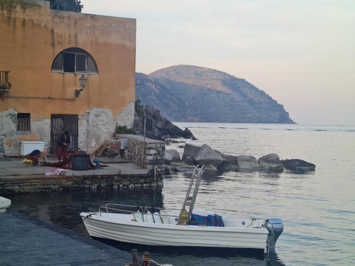 Lipari Centro Storico Flat 6 Mins From Port Apartment Exterior photo